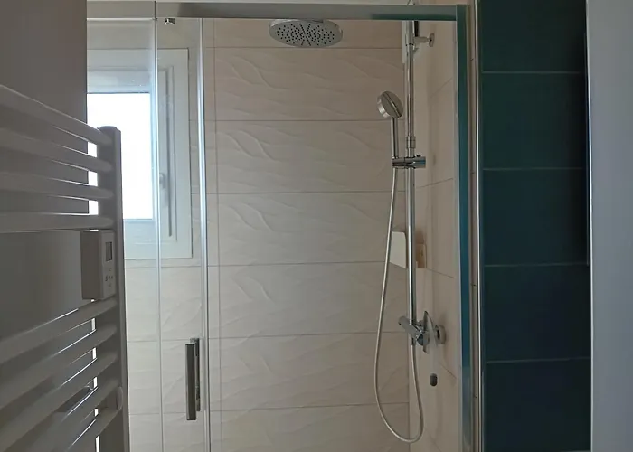 : Renove A Pied Des Plages Avec Climatisation - Fr-1-239-1126 *