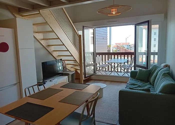 : Rénové à Pied Des Plages Avec Climatisation - Fr-1-239-1126 *