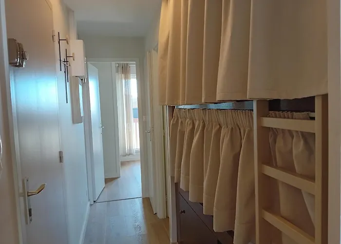 : Rénové à Pied Des Plages Avec Climatisation - Fr-1-239-1126 Apartamento