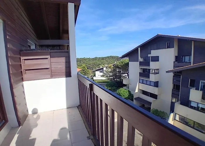 : Rénové à Pied Des Plages Avec Climatisation - Fr-1-239-1126 *