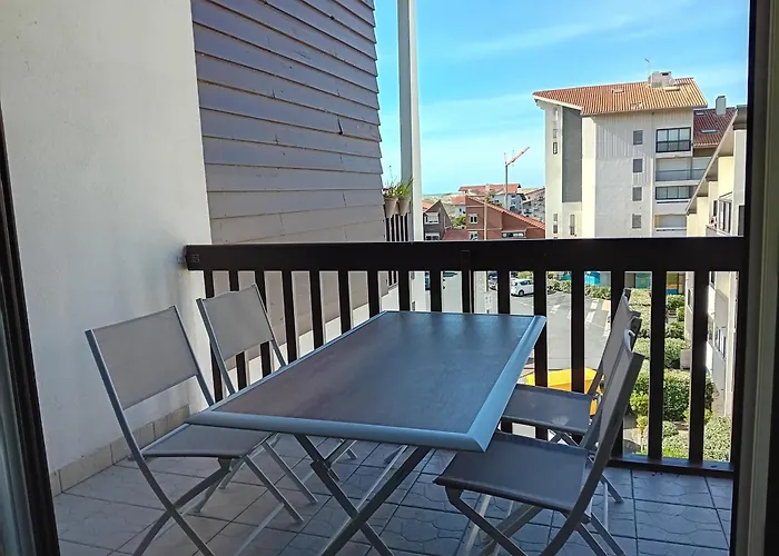 : Rénové à Pied Des Plages Avec Climatisation - Fr-1-239-1126 *